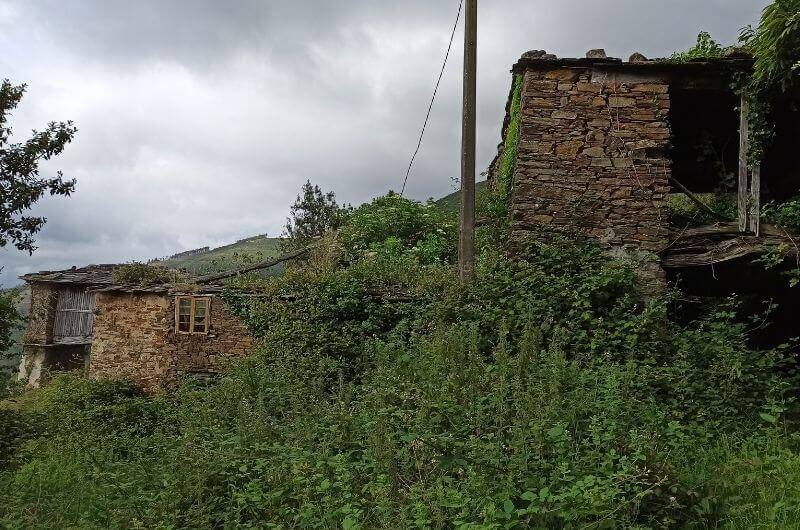 Chao de Leiras, uno de los pueblos abandonados de Asturias