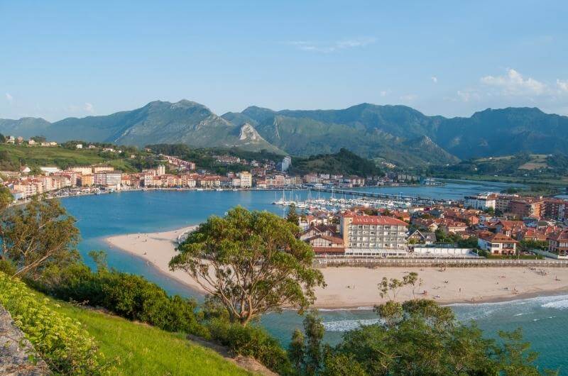 Ribadesella, uno de los pueblos costeros de Asturias