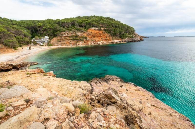 Cala Salada, una de las calas más bonitas de Ibiza