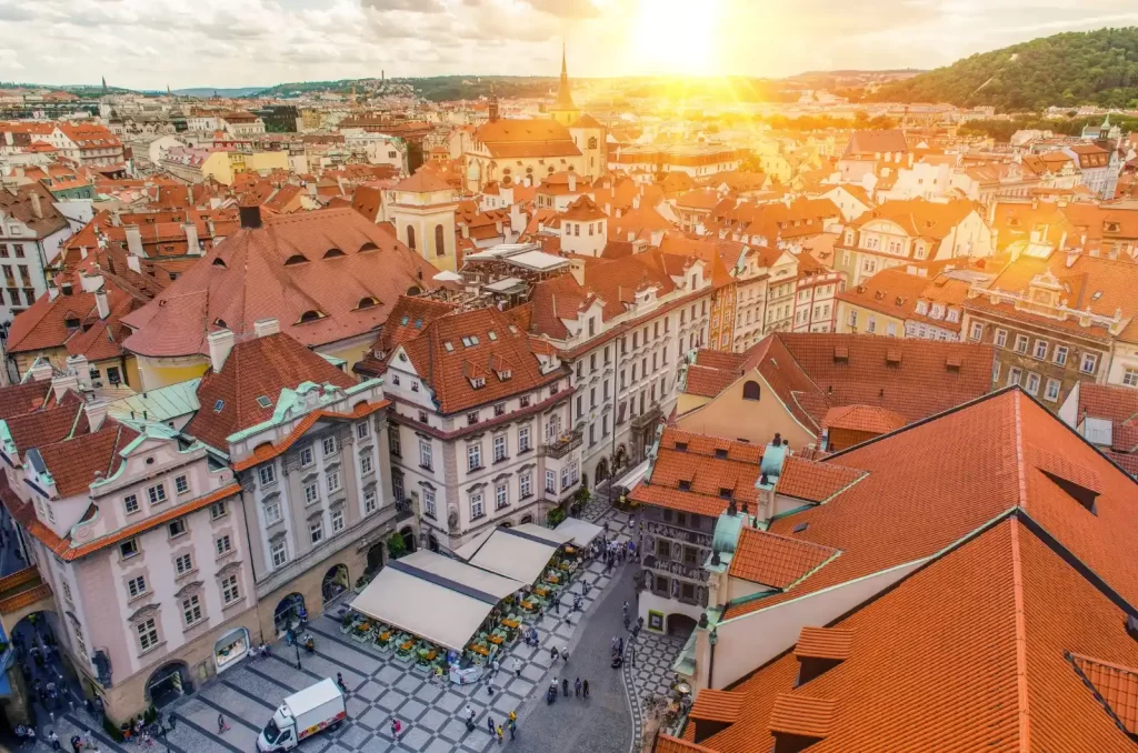 Plaza de la ciudad vieja lo que debes ver en Praga - Ilusión Viajera