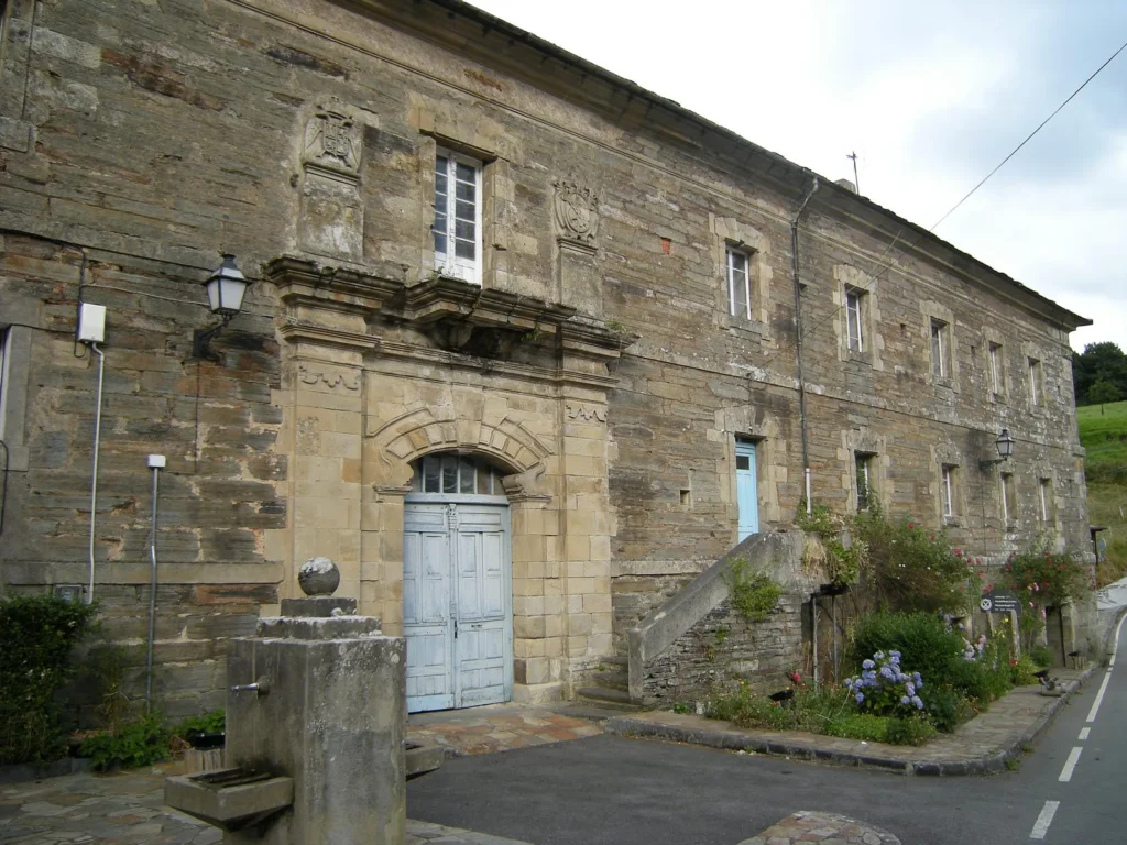Fachada del monasterio de Santa María de Villanueva de Oscos