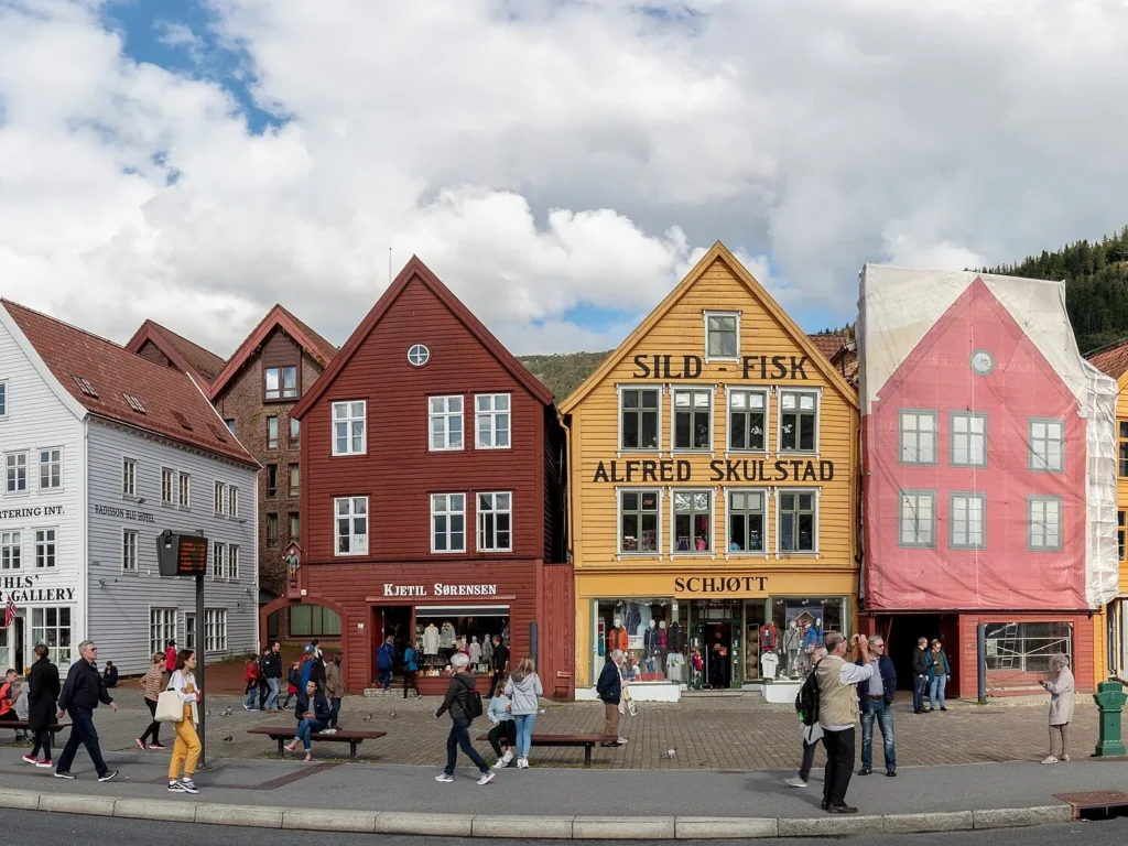 Las casas de colores de Bryggen, frente al puerto de Vågen