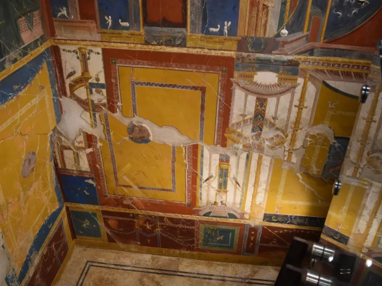 Frescos de la villa romana de Positano, bajo la iglesia de Santa Maria Assunta