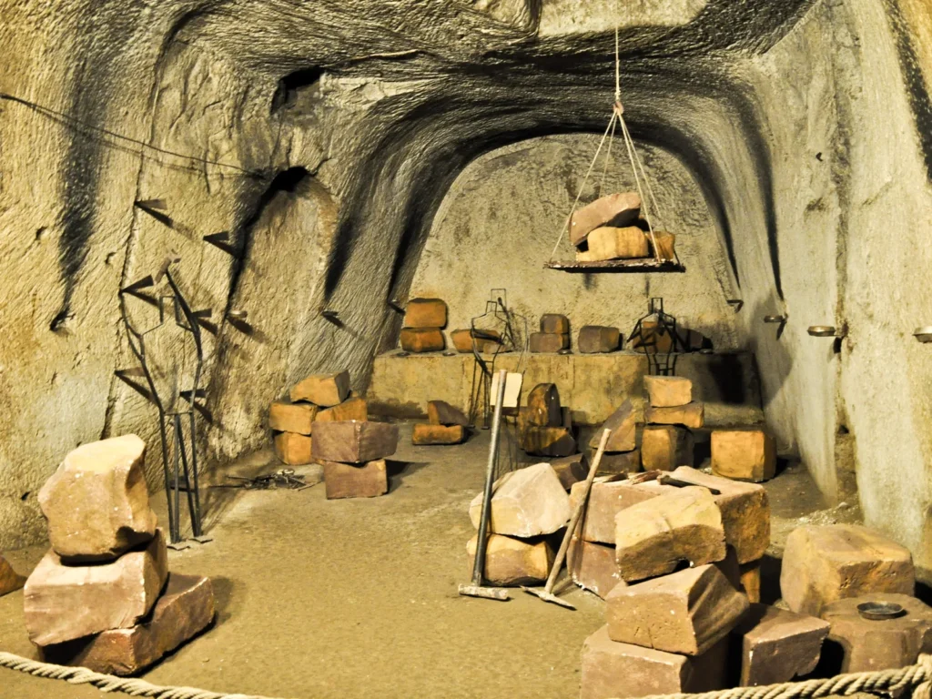 Galería excavada en la toba de Napoli Sotterranea