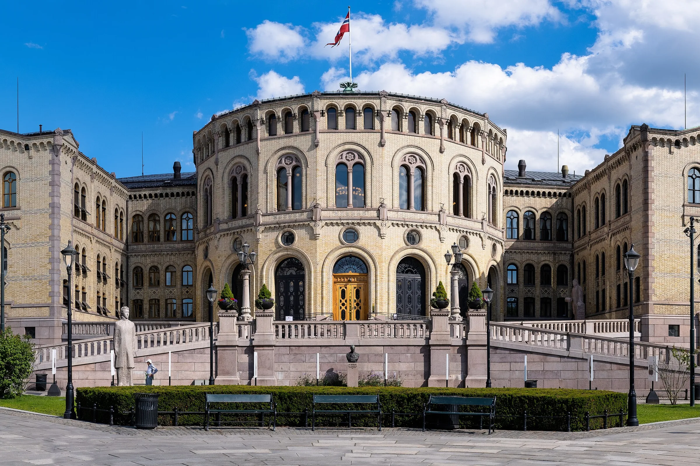 El Storting, el Parlamento de Noruega, en Karl Johans gate, en el centro de Oslo